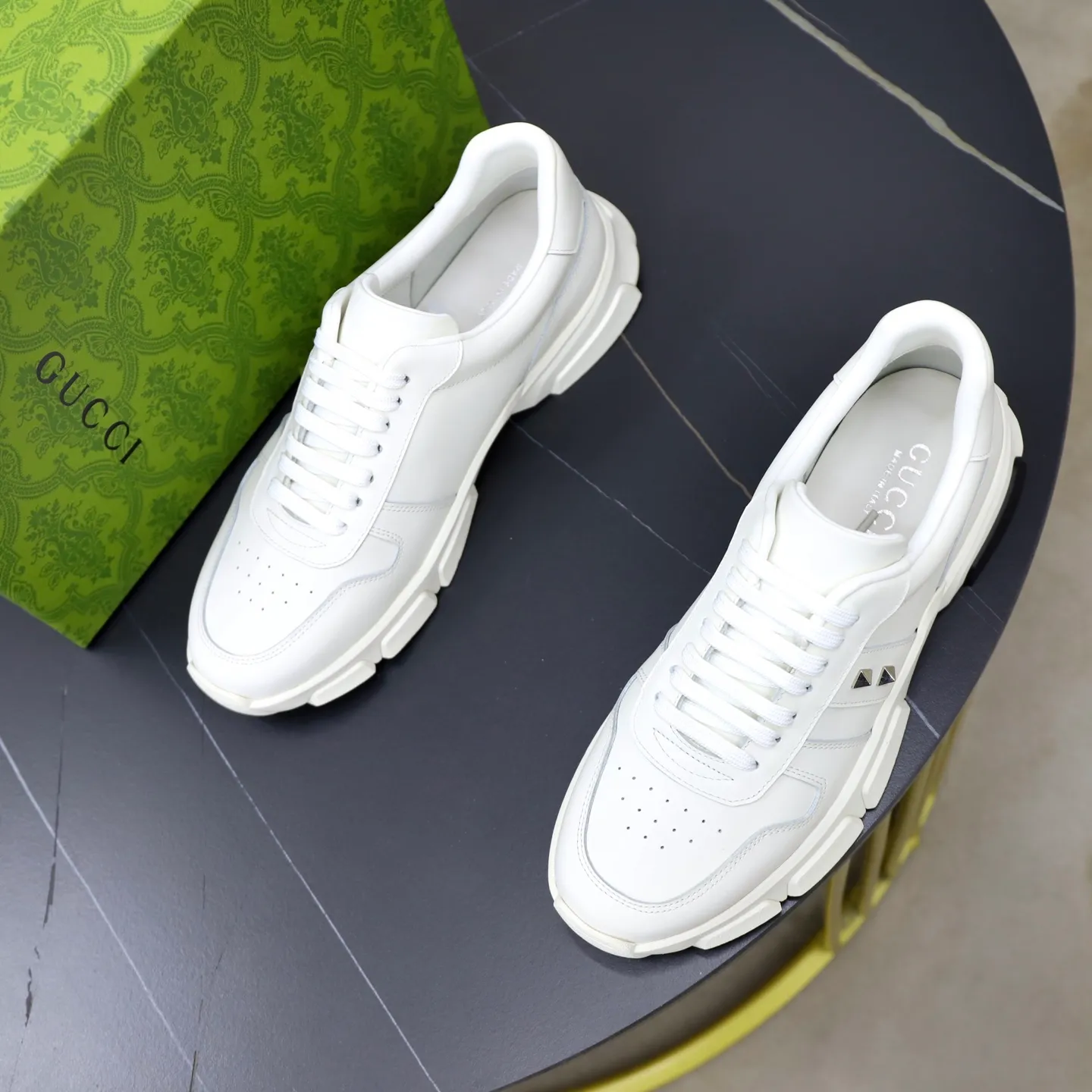 Ex-factory price: 540💰💰🙅‍♂️🙅‍♂️🙅‍♂️ Brand: GUCCI Standard code: 38-44 (45 customized) Grade: Same as the official website Material: Cowhide stitching Comfortable and breathable sheepskin lining Lightweight and wear-resistant sports outsole Style category: Men's fashionable casual shoes Running sports shoes Distinguished luxury brand elements Top luxury color: actual picture color